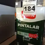 LOTE 184 - 01 LATA DE TINTA IQUINE PINTALAR FOSCO-AVELUDADO 18L NA COR VERDE PISCINA. (NO ESTADO) ATENÇÃO! FAZER A VISITAÇÃO ANTES DE ARREMATAR, NÃO SABEMOS SE FUNCIONA. LEILÃO NÃO TEM GARANTIA E NEM DEVOLUÇÃO, SUJEITO A POSSÍVEIS AVARIAS VISÍVEIS/OCULTAS E/OU AUSÊNCIA DE COMPONENTES.