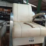 LOTE 102 - 01 POLTRONA. (NO ESTADO) ATENÇÃO! FAZER A VISITAÇÃO ANTES DE ARREMATAR, NÃO SABEMOS SE FUNCIONA. LEILÃO NÃO TEM GARANTIA E NEM DEVOLUÇÃO, SUJEITO A POSSÍVEIS AVARIAS VISÍVEIS/OCULTAS E/OU AUSÊNCIA DE COMPONENTES.
