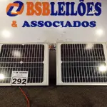 LOTE 292 - 02 PAINÉIS SOLARES 18V 10W. (NO ESTADO) ATENÇÃO! FAZER A VISITAÇÃO ANTES DE ARREMATAR, NÃO SABEMOS SE FUNCIONA. LEILÃO NÃO TEM GARANTIA E NEM DEVOLUÇÃO, SUJEITO A POSSÍVEIS AVARIAS VISÍVEIS/OCULTAS E/OU AUSÊNCIA DE COMPONENTES.
