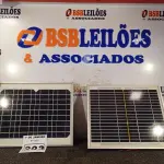 LOTE 203 - 02 PAINÉIS SOLARES 18V 10W. (NO ESTADO) ATENÇÃO! FAZER A VISITAÇÃO ANTES DE ARREMATAR, NÃO SABEMOS SE FUNCIONA. LEILÃO NÃO TEM GARANTIA E NEM DEVOLUÇÃO, SUJEITO A POSSÍVEIS AVARIAS VISÍVEIS/OCULTAS E/OU AUSÊNCIA DE COMPONENTES.