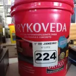 LOTE 224 - 01 BALDE DE DRYKOVEDA, ADITIVO IMPERMEABILIZANTE PARA ARGAMASSA E CONCRETO. (NO ESTADO) ATENÇÃO! FAZER A VISITAÇÃO ANTES DE ARREMATAR, NÃO SABEMOS SE FUNCIONA. LEILÃO NÃO TEM GARANTIA E NEM DEVOLUÇÃO, SUJEITO A POSSÍVEIS AVARIAS VISÍVEIS/OCULTAS E/OU AUSÊNCIA DE COMPONENTES.