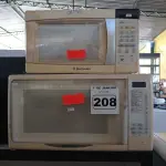 LOTE 208 - 02 MICRO-ONDAS MARCAS E MODELOS DIVERSOS. (NO ESTADO) ATENÇÃO! FAZER A VISITAÇÃO ANTES DE ARREMATAR, NÃO SABEMOS SE FUNCIONA. LEILÃO NÃO TEM GARANTIA E NEM DEVOLUÇÃO, SUJEITO A POSSÍVEIS AVARIAS VISÍVEIS/OCULTAS E/OU AUSÊNCIA DE COMPONENTES.