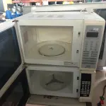 LOTE 420 - 01 TV DE TUBO E 02 MICRO-ONDAS MARCAS E MODELOS DIVERSOS. (NO ESTADO) ATENÇÃO! FAZER A VISITAÇÃO ANTES DE ARREMATAR, NÃO SABEMOS SE FUNCIONA. LEILÃO NÃO TEM GARANTIA E NEM DEVOLUÇÃO, SUJEITO A POSSÍVEIS AVARIAS VISÍVEIS/OCULTAS E/OU AUSÊNCIA DE COMPONENTES.