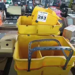 LOTE 283 - 04 CARRINHOS DE LIMPEZA INCOMPLETOS. (NO ESTADO) ATENÇÃO! FAZER A VISITAÇÃO ANTES DE ARREMATAR, NÃO SABEMOS SE FUNCIONA. LEILÃO NÃO TEM GARANTIA E NEM DEVOLUÇÃO, SUJEITO A POSSÍVEIS AVARIAS VISÍVEIS/OCULTAS E/OU AUSÊNCIA DE COMPONENTES.