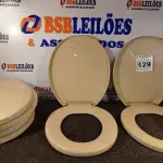 LOTE 129 - 06 ASSENTOS PARA VASO SANITÁRIO. (NO ESTADO) ATENÇÃO! FAZER A VISITAÇÃO ANTES DE ARREMATAR, NÃO SABEMOS SE FUNCIONA. LEILÃO NÃO TEM GARANTIA E NEM DEVOLUÇÃO, SUJEITO A POSSÍVEIS AVARIAS VISÍVEIS/OCULTAS E/OU AUSÊNCIA DE COMPONENTES.