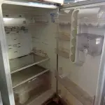 LOTE 346 - 01 GELADEIRA FROST FREE MARCA ELECTROLUX 220V. (NO ESTADO) ATENÇÃO! FAZER A VISITAÇÃO ANTES DE ARREMATAR, NÃO SABEMOS SE FUNCIONA. LEILÃO NÃO TEM GARANTIA E NEM DEVOLUÇÃO, SUJEITO A POSSÍVEIS AVARIAS VISÍVEIS/OCULTAS E/OU AUSÊNCIA DE COMPONENTES.