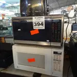 LOTE 394 - 02 MICRO-ONDAS MARCAS E MODELOS DIVERSOS. (NO ESTADO) ATENÇÃO! FAZER A VISITAÇÃO ANTES DE ARREMATAR, NÃO SABEMOS SE FUNCIONA. LEILÃO NÃO TEM GARANTIA E NEM DEVOLUÇÃO, SUJEITO A POSSÍVEIS AVARIAS VISÍVEIS/OCULTAS E/OU AUSÊNCIA DE COMPONENTES.