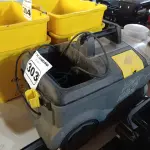LOTE 303 - 01 LIMPADORA DE CARPETE MARCA KARCHER PROFISSIONAL PUZZI 10/2. (NO ESTADO) ATENÇÃO! FAZER A VISITAÇÃO ANTES DE ARREMATAR, NÃO SABEMOS SE FUNCIONA. LEILÃO NÃO TEM GARANTIA E NEM DEVOLUÇÃO, SUJEITO A POSSÍVEIS AVARIAS VISÍVEIS/OCULTAS E/OU AUSÊNCIA DE COMPONENTES.