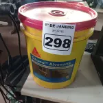 LOTE 298 - 01 LATA DE TINTA IQUINE DIATEX PINTA MAIS 18L FOSCO AVELUDADO NA COR PEROLA. (NO ESTADO) ATENÇÃO! FAZER A VISITAÇÃO ANTES DE ARREMATAR, NÃO SABEMOS SE FUNCIONA. LEILÃO NÃO TEM GARANTIA E NEM DEVOLUÇÃO, SUJEITO A POSSÍVEIS AVARIAS VISÍVEIS/OCULTAS E/OU AUSÊNCIA DE COMPONENTES.