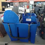 LOTE 242 - 02 CARRINHOS DE LIMPEZA. (NO ESTADO) ATENÇÃO! FAZER A VISITAÇÃO ANTES DE ARREMATAR, NÃO SABEMOS SE FUNCIONA. LEILÃO NÃO TEM GARANTIA E NEM DEVOLUÇÃO, SUJEITO A POSSÍVEIS AVARIAS VISÍVEIS/OCULTAS E/OU AUSÊNCIA DE COMPONENTES.