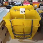LOTE 304 - 04 CARRINHOS DE LIMPEZA INCOMPLETOS. (NO ESTADO) ATENÇÃO! FAZER A VISITAÇÃO ANTES DE ARREMATAR, NÃO SABEMOS SE FUNCIONA. LEILÃO NÃO TEM GARANTIA E NEM DEVOLUÇÃO, SUJEITO A POSSÍVEIS AVARIAS VISÍVEIS/OCULTAS E/OU AUSÊNCIA DE COMPONENTES.