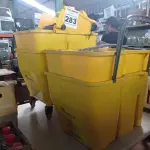 LOTE 283 - 04 CARRINHOS DE LIMPEZA INCOMPLETOS. (NO ESTADO) ATENÇÃO! FAZER A VISITAÇÃO ANTES DE ARREMATAR, NÃO SABEMOS SE FUNCIONA. LEILÃO NÃO TEM GARANTIA E NEM DEVOLUÇÃO, SUJEITO A POSSÍVEIS AVARIAS VISÍVEIS/OCULTAS E/OU AUSÊNCIA DE COMPONENTES.