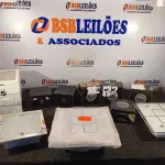 LOTE 125 - 01 LOTE COM VÁRIAS LUMINÁRIAS MARCAS E MODELOS DIVERSOS. (NO ESTADO) ATENÇÃO! FAZER A VISITAÇÃO ANTES DE ARREMATAR, NÃO SABEMOS SE FUNCIONA. LEILÃO NÃO TEM GARANTIA E NEM DEVOLUÇÃO, SUJEITO A POSSÍVEIS AVARIAS VISÍVEIS/OCULTAS E/OU AUSÊNCIA DE COMPONENTES.