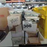 LOTE 306 - 01 LOTE COM VÁRIAS LUMINÁRIAS DE EMBUTIR. (NO ESTADO) ATENÇÃO! FAZER A VISITAÇÃO ANTES DE ARREMATAR, NÃO SABEMOS SE FUNCIONA. LEILÃO NÃO TEM GARANTIA E NEM DEVOLUÇÃO, SUJEITO A POSSÍVEIS AVARIAS VISÍVEIS/OCULTAS E/OU AUSÊNCIA DE COMPONENTES.
