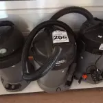 LOTE 206 - 03 ASPIRADORES DE PÓ SENDO 02 KARCHER NT 20/1. (NO ESTADO) ATENÇÃO! FAZER A VISITAÇÃO ANTES DE ARREMATAR, NÃO SABEMOS SE FUNCIONA. LEILÃO NÃO TEM GARANTIA E NEM DEVOLUÇÃO, SUJEITO A POSSÍVEIS AVARIAS VISÍVEIS/OCULTAS E/OU AUSÊNCIA DE COMPONENTES.