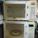 LOTE 376 - 02 MICRO-ONDAS MARCAS E MODELOS DIVERSOS. (NO ESTADO) ATENÇÃO! FAZER A VISITAÇÃO ANTES DE ARREMATAR, NÃO SABEMOS SE FUNCIONA. LEILÃO NÃO TEM GARANTIA E NEM DEVOLUÇÃO, SUJEITO A POSSÍVEIS AVARIAS VISÍVEIS/OCULTAS E/OU AUSÊNCIA DE COMPONENTES.