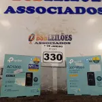 LOTE 330 - 02 ADAPTADORES WIRELESS TPLINK. (NO ESTADO) ATENÇÃO! FAZER A VISITAÇÃO ANTES DE ARREMATAR, NÃO SABEMOS SE FUNCIONA. LEILÃO NÃO TEM GARANTIA E NEM DEVOLUÇÃO, SUJEITO A POSSÍVEIS AVARIAS VISÍVEIS/OCULTAS E/OU AUSÊNCIA DE COMPONENTES.