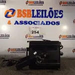 LOTE 254 - 01 LUMINÁRIA PARA ESTÚDIO. (NO ESTADO) ATENÇÃO! FAZER A VISITAÇÃO ANTES DE ARREMATAR, NÃO SABEMOS SE FUNCIONA. LEILÃO NÃO TEM GARANTIA E NEM DEVOLUÇÃO, SUJEITO A POSSÍVEIS AVARIAS VISÍVEIS/OCULTAS E/OU AUSÊNCIA DE COMPONENTES.