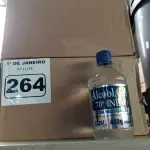 LOTE 264 - 02 CAIXAS COM FRASCOS DE ÁLCOOL EM GEL 70ºCOM HIDRATANTE 440G COM 12 UNIDADES CADA. (NO ESTADO) ATENÇÃO! FAZER A VISITAÇÃO ANTES DE ARREMATAR, NÃO SABEMOS SE FUNCIONA. LEILÃO NÃO TEM GARANTIA E NEM DEVOLUÇÃO, SUJEITO A POSSÍVEIS AVARIAS VISÍVEIS/OCULTAS E/OU AUSÊNCIA DE COMPONENTES.