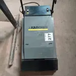LOTE 277 - 01 LIMPADOR DE ESCADAS PROFISSIONAL MARCA KARCHER BR 45/10. (NO ESTADO) ATENÇÃO! FAZER A VISITAÇÃO ANTES DE ARREMATAR, NÃO SABEMOS SE FUNCIONA. LEILÃO NÃO TEM GARANTIA E NEM DEVOLUÇÃO, SUJEITO A POSSÍVEIS AVARIAS VISÍVEIS/OCULTAS E/OU AUSÊNCIA DE COMPONENTES.
