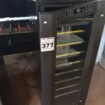 LOTE 377 - 01 ADEGA COM AVARIAS. (NO ESTADO) ATENÇÃO! FAZER A VISITAÇÃO ANTES DE ARREMATAR, NÃO SABEMOS SE FUNCIONA. LEILÃO NÃO TEM GARANTIA E NEM DEVOLUÇÃO, SUJEITO A POSSÍVEIS AVARIAS VISÍVEIS/OCULTAS E/OU AUSÊNCIA DE COMPONENTES.
