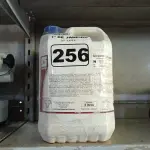 LOTE 256 - 10 LITROS DE CLOROCLEAN. (NO ESTADO) ATENÇÃO! FAZER A VISITAÇÃO ANTES DE ARREMATAR, NÃO SABEMOS SE FUNCIONA. LEILÃO NÃO TEM GARANTIA E NEM DEVOLUÇÃO, SUJEITO A POSSÍVEIS AVARIAS VISÍVEIS/OCULTAS E/OU AUSÊNCIA DE COMPONENTES.