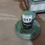 LOTE 317 - 01 ENCERADEIRA INDUSTRIAL MARCA CRISMAR. (NO ESTADO) ATENÇÃO! FAZER A VISITAÇÃO ANTES DE ARREMATAR, NÃO SABEMOS SE FUNCIONA. LEILÃO NÃO TEM GARANTIA E NEM DEVOLUÇÃO, SUJEITO A POSSÍVEIS AVARIAS VISÍVEIS/OCULTAS E/OU AUSÊNCIA DE COMPONENTES.