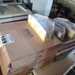 LOTE 189 - 01 LOTE COM VÁRIAS LUMINÁRIAS MARCAS E MODELOS DIVERSOS. (NO ESTADO) ATENÇÃO! FAZER A VISITAÇÃO ANTES DE ARREMATAR, NÃO SABEMOS SE FUNCIONA. LEILÃO NÃO TEM GARANTIA E NEM DEVOLUÇÃO, SUJEITO A POSSÍVEIS AVARIAS VISÍVEIS/OCULTAS E/OU AUSÊNCIA DE COMPONENTES.