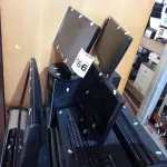 LOTE 166 - 02 CPU’S, 01 MÁQUINA DE ESCREVER E 04 MONITORES MARCAS E MODELOS DIVERSOS. (NO ESTADO) ATENÇÃO! FAZER A VISITAÇÃO ANTES DE ARREMATAR, NÃO SABEMOS SE FUNCIONA. LEILÃO NÃO TEM GARANTIA E NEM DEVOLUÇÃO, SUJEITO A POSSÍVEIS AVARIAS VISÍVEIS/OCULTAS E/OU AUSÊNCIA DE COMPONENTES.