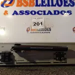 LOTE 201 - 01 APARELHO AM/FM STÉREO TUNER MARCA GRADIENTE. (NO ESTADO) ATENÇÃO! FAZER A VISITAÇÃO ANTES DE ARREMATAR, NÃO SABEMOS SE FUNCIONA. LEILÃO NÃO TEM GARANTIA E NEM DEVOLUÇÃO, SUJEITO A POSSÍVEIS AVARIAS VISÍVEIS/OCULTAS E/OU AUSÊNCIA DE COMPONENTES.
