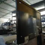 LOTE 379 - 01 TV LG 42” POL. (NO ESTADO) ATENÇÃO! FAZER A VISITAÇÃO ANTES DE ARREMATAR, NÃO SABEMOS SE FUNCIONA. LEILÃO NÃO TEM GARANTIA E NEM DEVOLUÇÃO, SUJEITO A POSSÍVEIS AVARIAS VISÍVEIS/OCULTAS E/OU AUSÊNCIA DE COMPONENTES.