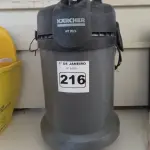 LOTE 216 - 01 ASPIRADOR DE PÓ MARCA KARCHER NT 20/1 220V. (NO ESTADO) ATENÇÃO! FAZER A VISITAÇÃO ANTES DE ARREMATAR, NÃO SABEMOS SE FUNCIONA. LEILÃO NÃO TEM GARANTIA E NEM DEVOLUÇÃO, SUJEITO A POSSÍVEIS AVARIAS VISÍVEIS/OCULTAS E/OU AUSÊNCIA DE COMPONENTES.