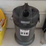 LOTE 216 - 01 ASPIRADOR DE PÓ MARCA KARCHER NT 20/1 220V. (NO ESTADO) ATENÇÃO! FAZER A VISITAÇÃO ANTES DE ARREMATAR, NÃO SABEMOS SE FUNCIONA. LEILÃO NÃO TEM GARANTIA E NEM DEVOLUÇÃO, SUJEITO A POSSÍVEIS AVARIAS VISÍVEIS/OCULTAS E/OU AUSÊNCIA DE COMPONENTES.