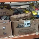 LOTE 119 - 01 LOTE COM GRANDE QUANTIDADE DE REATORES PARA LAMPAS FLUORESCENTES. (NO ESTADO) ATENÇÃO! FAZER A VISITAÇÃO ANTES DE ARREMATAR, NÃO SABEMOS SE FUNCIONA. LEILÃO NÃO TEM GARANTIA E NEM DEVOLUÇÃO, SUJEITO A POSSÍVEIS AVARIAS VISÍVEIS/OCULTAS E/OU AUSÊNCIA DE COMPONENTES.
