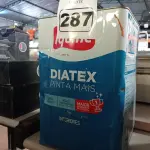 LOTE 287 - 01 LATA DE TINTA IQUINE DIATEX PINTA MAIS 18L NA COR CAMARÃO. (NO ESTADO) ATENÇÃO! FAZER A VISITAÇÃO ANTES DE ARREMATAR, NÃO SABEMOS SE FUNCIONA. LEILÃO NÃO TEM GARANTIA E NEM DEVOLUÇÃO, SUJEITO A POSSÍVEIS AVARIAS VISÍVEIS/OCULTAS E/OU AUSÊNCIA DE COMPONENTES.