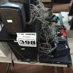 LOTE 398 - 02 APARELHOS DE DVD SENDO 01 HOME THEATER. (NO ESTADO) ATENÇÃO! FAZER A VISITAÇÃO ANTES DE ARREMATAR, NÃO SABEMOS SE FUNCIONA. LEILÃO NÃO TEM GARANTIA E NEM DEVOLUÇÃO, SUJEITO A POSSÍVEIS AVARIAS VISÍVEIS/OCULTAS E/OU AUSÊNCIA DE COMPONENTES.