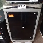 LOTE 373 - 01 ADEGA METALFRIO. (NO ESTADO) ATENÇÃO! FAZER A VISITAÇÃO ANTES DE ARREMATAR, NÃO SABEMOS SE FUNCIONA. LEILÃO NÃO TEM GARANTIA E NEM DEVOLUÇÃO, SUJEITO A POSSÍVEIS AVARIAS VISÍVEIS/OCULTAS E/OU AUSÊNCIA DE COMPONENTES.