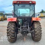 LOTE 563 - 01 TRATOR AGRALE 575 4X4, ANO 2016, AR CONDICIONADO GELANDO, PNEUS BONS, MOTOR MWM 4 CILINDROS, HORIMETRO 3.800 HORAS, FALTA VIDRO DAS 2 PORTAS (NO ESTADO) (RETIRADA EM GOIÂNIA)(AGENDAR VISTORIA EM GOIÂNIA¨. 61-08153-0503 JÚNIOR)