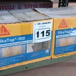 LOTE 115 - 02 CAIXAS DE REVESTIMENTO IMPERMEABILIZANTE SEMI-FLEXIVEL SIKA TOP 100 18KG. (NO ESTADO) ATENÇÃO! FAZER A VISITAÇÃO ANTES DE ARREMATAR, NÃO SABEMOS SE FUNCIONA. LEILÃO NÃO TEM GARANTIA E NEM DEVOLUÇÃO, SUJEITO A POSSÍVEIS AVARIAS VISÍVEIS/OCULTAS E/OU AUSÊNCIA DE COMPONENTES.