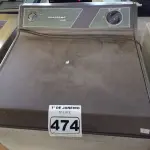 LOTE 474 - 01 MÁQUINA DE LAVAR ROUPAS MARCA BRASTEMP. (NO ESTADO) ATENÇÃO! FAZER A VISITAÇÃO ANTES DE ARREMATAR, NÃO SABEMOS SE FUNCIONA. LEILÃO NÃO TEM GARANTIA E NEM DEVOLUÇÃO, SUJEITO A POSSÍVEIS AVARIAS VISÍVEIS/OCULTAS E/OU AUSÊNCIA DE COMPONENTES.
