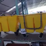 LOTE 125 - 02 BALDES DE LIMPEZA COM RODINHAS. (NO ESTADO) ATENÇÃO! FAZER A VISITAÇÃO ANTES DE ARREMATAR, NÃO SABEMOS SE FUNCIONA. LEILÃO NÃO TEM GARANTIA E NEM DEVOLUÇÃO, SUJEITO A POSSÍVEIS AVARIAS VISÍVEIS/OCULTAS E/OU AUSÊNCIA DE COMPONENTES.