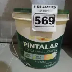 LOTE 569 - 01 BALDE DE TINTA IQUINE PINTALAR FOSCO-AVELUDADO 15L SEM A IDENTIFICAÇÃO DA COR. (NO ESTADO) ATENÇÃO! FAZER A VISITAÇÃO ANTES DE ARREMATAR, NÃO SABEMOS SE FUNCIONA. LEILÃO NÃO TEM GARANTIA E NEM DEVOLUÇÃO, SUJEITO A POSSÍVEIS AVARIAS VISÍVEIS/OCULTAS E/OU AUSÊNCIA DE COMPONENTES.