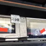 LOTE 498 - 02 MICRO-ONDAS MARCAS E MODELOS DIVERSOS. (NO ESTADO) ATENÇÃO! FAZER A VISITAÇÃO ANTES DE ARREMATAR, NÃO SABEMOS SE FUNCIONA. LEILÃO NÃO TEM GARANTIA E NEM DEVOLUÇÃO, SUJEITO A POSSÍVEIS AVARIAS VISÍVEIS/OCULTAS E/OU AUSÊNCIA DE COMPONENTES.