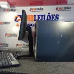 LOTE 006 - 01 COMPUTADOR CORE I3 MARCA DELL. (NO ESTADO) ATENÇÃO! FAZER A VISITAÇÃO ANTES DE ARREMATAR, NÃO SABEMOS SE FUNCIONA. LEILÃO NÃO TEM GARANTIA E NEM DEVOLUÇÃO, SUJEITO A POSSÍVEIS AVARIAS VISÍVEIS/OCULTAS E/OU AUSÊNCIA DE COMPONENTES.