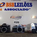 LOTE 020 - 01 CÂMERA FILMADORA E 02 CÂMERAS FOTOGRÁFICAS MARCA NIKON INCOMPLETAS. (NO ESTADO) ATENÇÃO! FAZER A VISITAÇÃO ANTES DE ARREMATAR, NÃO SABEMOS SE FUNCIONA. LEILÃO NÃO TEM GARANTIA E NEM DEVOLUÇÃO, SUJEITO A POSSÍVEIS AVARIAS VISÍVEIS/OCULTAS E/OU AUSÊNCIA DE COMPONENTES.