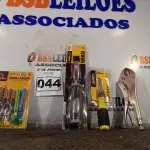 LOTE 044 - 01 KIT DE CHAVES DE PRECISÃO P/ MANUTENÇÃO DE CELULARES C/9 PEÇAS, 01 ALICATE DE PRESSÃO, 01 CHAVE COM 06 PONTS INTERCAMBIÁVEL E 01 FORMÃO. (NOVO) (NO ESTADO) ATENÇÃO! FAZER A VISITAÇÃO ANTES DE ARREMATAR, NÃO SABEMOS SE FUNCIONA. LEILÃO NÃO TEM GARANTIA E NEM DEVOLUÇÃO, SUJEITO A POSSÍVEIS AVARIAS VISÍVEIS/OCULTAS E/OU AUSÊNCIA DE COMPONENTES.