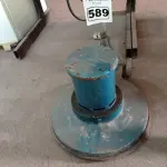 LOTE 589 - 01 ENCERADEIRA INDUSTRIAL. (NO ESTADO) ATENÇÃO! FAZER A VISITAÇÃO ANTES DE ARREMATAR, NÃO SABEMOS SE FUNCIONA. LEILÃO NÃO TEM GARANTIA E NEM DEVOLUÇÃO, SUJEITO A POSSÍVEIS AVARIAS VISÍVEIS/OCULTAS E/OU AUSÊNCIA DE COMPONENTES.