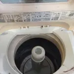 LOTE 469 - 01 MÁQUINA DE LAVAR ROUPAS MARCA BRASTEMP. (NO ESTADO) ATENÇÃO! FAZER A VISITAÇÃO ANTES DE ARREMATAR, NÃO SABEMOS SE FUNCIONA. LEILÃO NÃO TEM GARANTIA E NEM DEVOLUÇÃO, SUJEITO A POSSÍVEIS AVARIAS VISÍVEIS/OCULTAS E/OU AUSÊNCIA DE COMPONENTES.