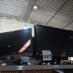 LOTE 527 - 08 MONITORES MARCAS E MODELOS DIVERSOS. (NO ESTADO) ATENÇÃO! FAZER A VISITAÇÃO ANTES DE ARREMATAR, NÃO SABEMOS SE FUNCIONA. LEILÃO NÃO TEM GARANTIA E NEM DEVOLUÇÃO, SUJEITO A POSSÍVEIS AVARIAS VISÍVEIS/OCULTAS E/OU AUSÊNCIA DE COMPONENTES.
