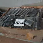 LOTE 564 - 01 LOTE COM VÁRIOS CONTROLES REMOTO. (NO ESTADO) ATENÇÃO! FAZER A VISITAÇÃO ANTES DE ARREMATAR, NÃO SABEMOS SE FUNCIONA. LEILÃO NÃO TEM GARANTIA E NEM DEVOLUÇÃO, SUJEITO A POSSÍVEIS AVARIAS VISÍVEIS/OCULTAS E/OU AUSÊNCIA DE COMPONENTES.